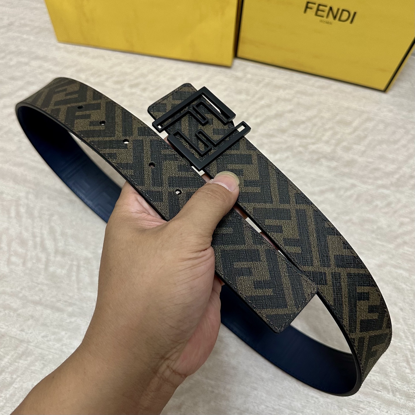 FENDI（芬迪）专柜同款 宽4.0CM 双环正反用腰带 FF按钉搭扣 黑色Cuoio Romano皮革