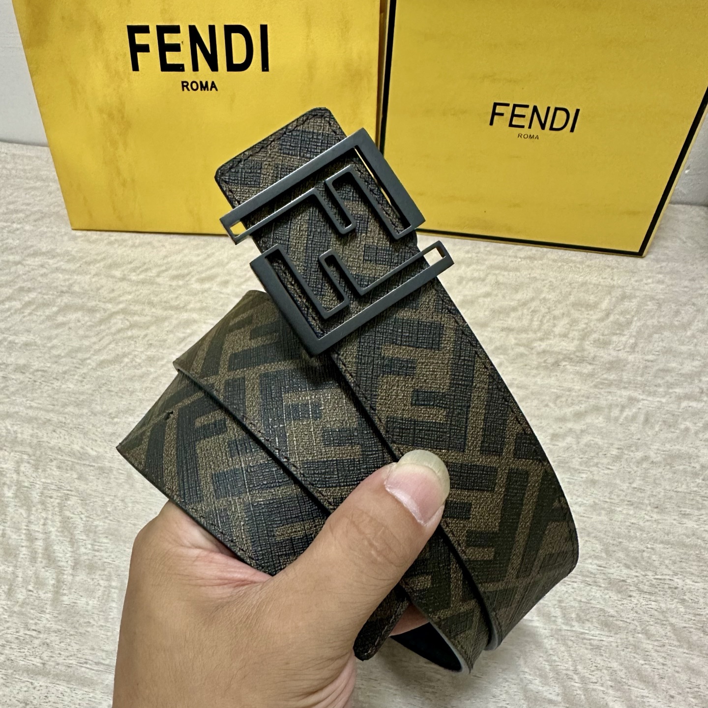 FENDI（芬迪）专柜同款 宽4.0CM 双环正反用腰带 FF按钉搭扣 黑色Cuoio Romano皮革