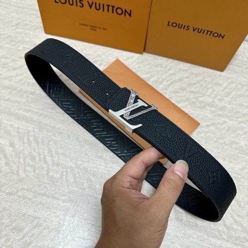 Louis Vuitton 40MM Reversible Leather Belt with Palladium-Finish Buckle