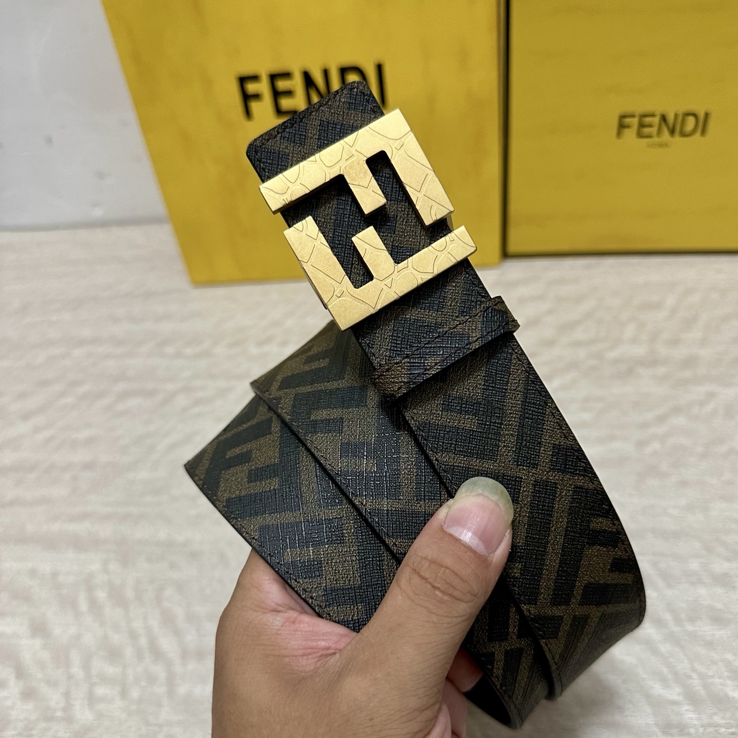 FENDI（芬迪）专柜同款 宽4.0CM 双环正反用腰带 FF按钉搭扣 黑色Cuoio Romano皮革