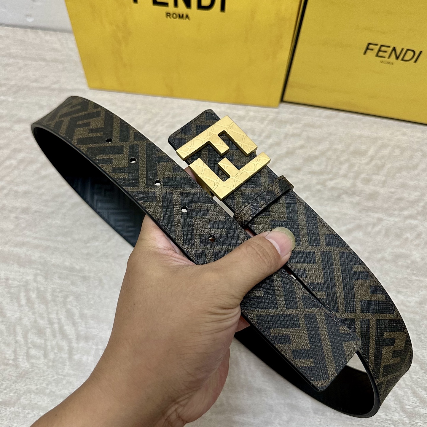 FENDI（芬迪）专柜同款 宽4.0CM 双环正反用腰带 FF按钉搭扣 黑色Cuoio Romano皮革