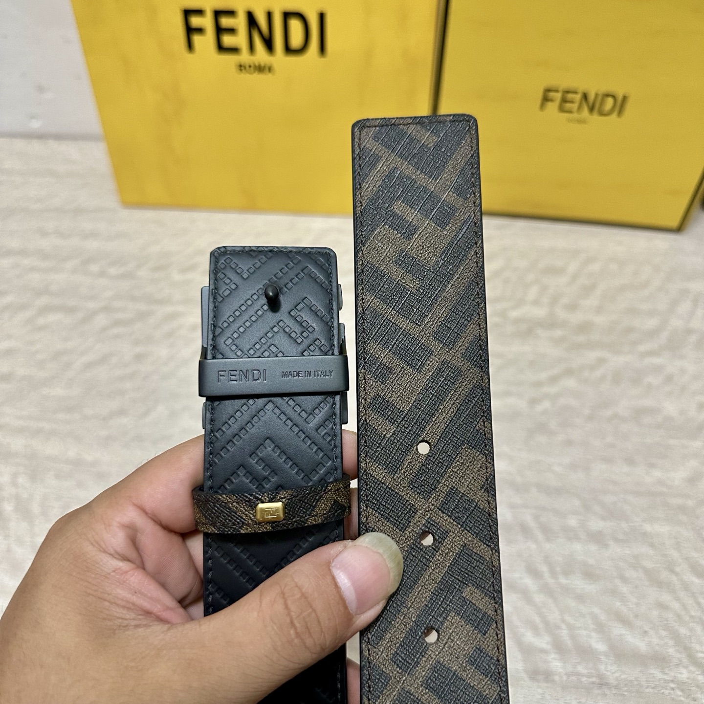 FENDI（芬迪）专柜同款 宽4.0CM 双环正反用腰带 FF按钉搭扣 黑色Cuoio Romano皮革