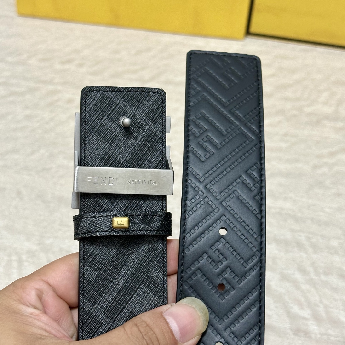 FENDI（芬迪）专柜同款 宽4.0CM 双环正反用腰带 FF按钉搭扣 黑色Cuoio Romano皮革