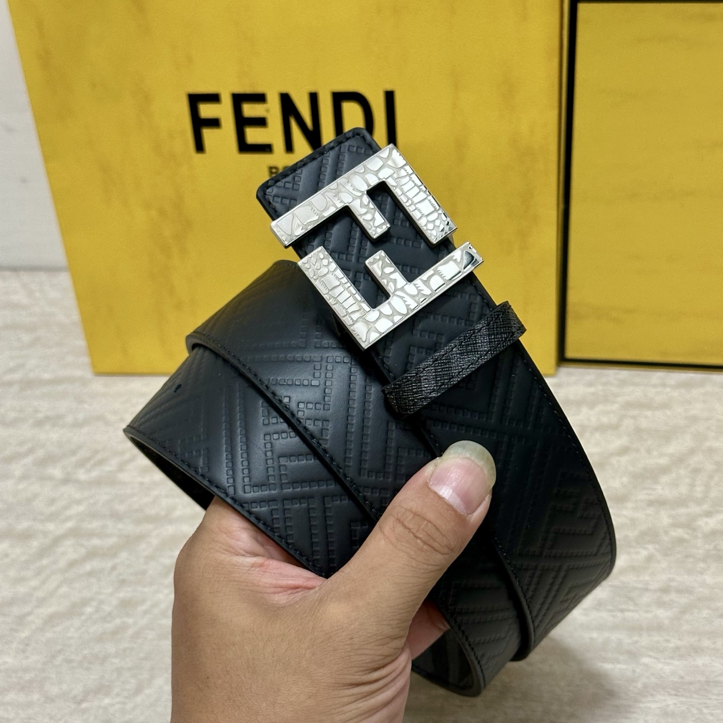 FENDI（芬迪）专柜同款 宽4.0CM 双环正反用腰带 FF按钉搭扣 黑色Cuoio Romano皮革