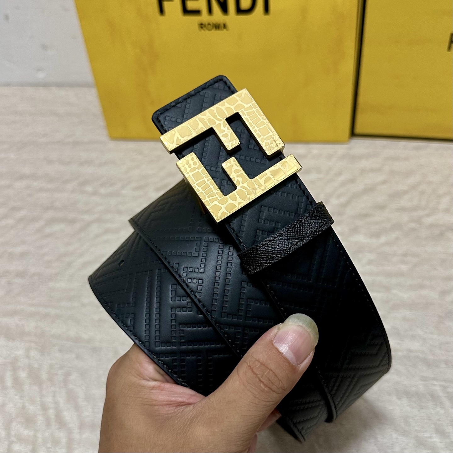 FENDI（芬迪）专柜同款 宽4.0CM 双环正反用腰带 FF按钉搭扣 黑色Cuoio Romano皮革