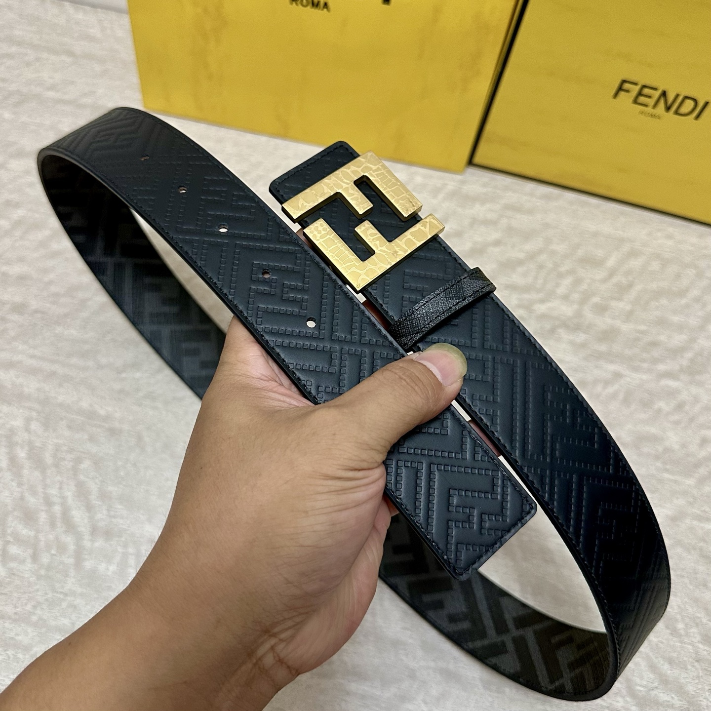 FENDI（芬迪）专柜同款 宽4.0CM 双环正反用腰带 FF按钉搭扣 黑色Cuoio Romano皮革