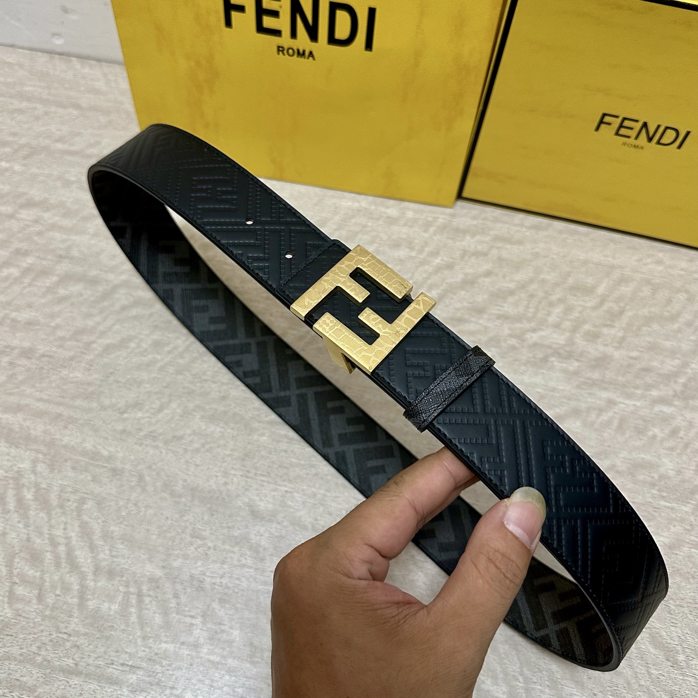 FENDI（芬迪）专柜同款 宽4.0CM 双环正反用腰带 FF按钉搭扣 黑色Cuoio Romano皮革