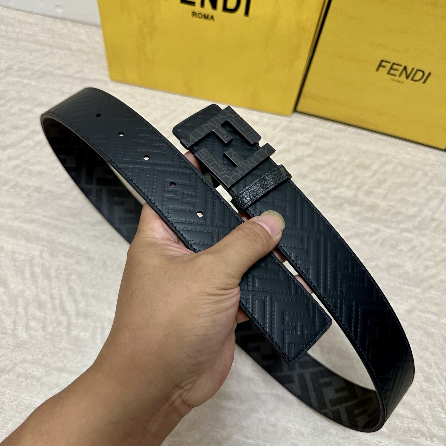 FENDI（芬迪）专柜同款 宽4.0CM 双环正反用腰带 FF按钉搭扣 黑色Cuoio Romano皮革