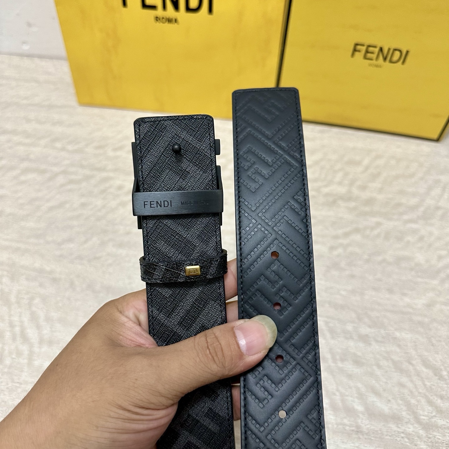 FENDI（芬迪）专柜同款 宽4.0CM 双环正反用腰带 FF按钉搭扣 黑色Cuoio Romano皮革