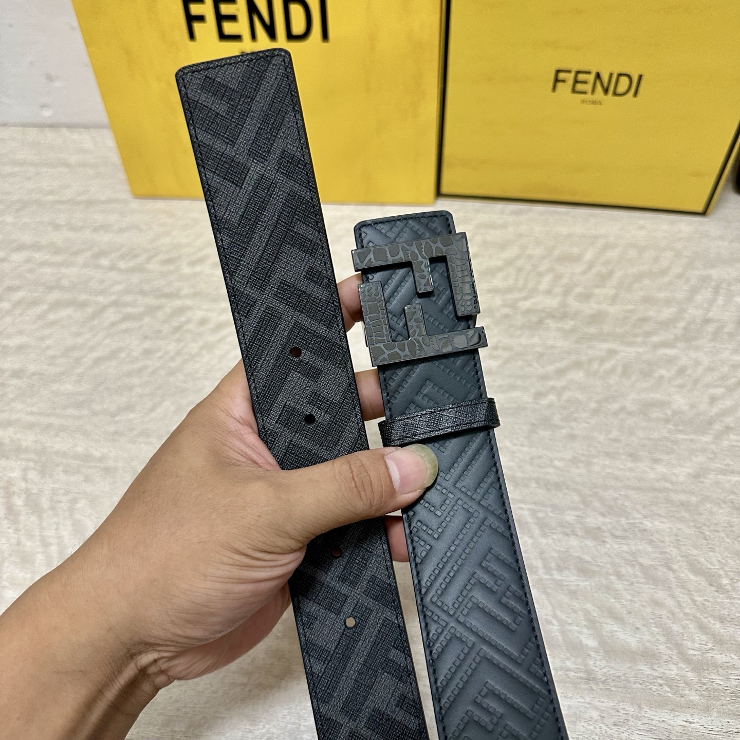 FENDI（芬迪）专柜同款 宽4.0CM 双环正反用腰带 FF按钉搭扣 黑色Cuoio Romano皮革