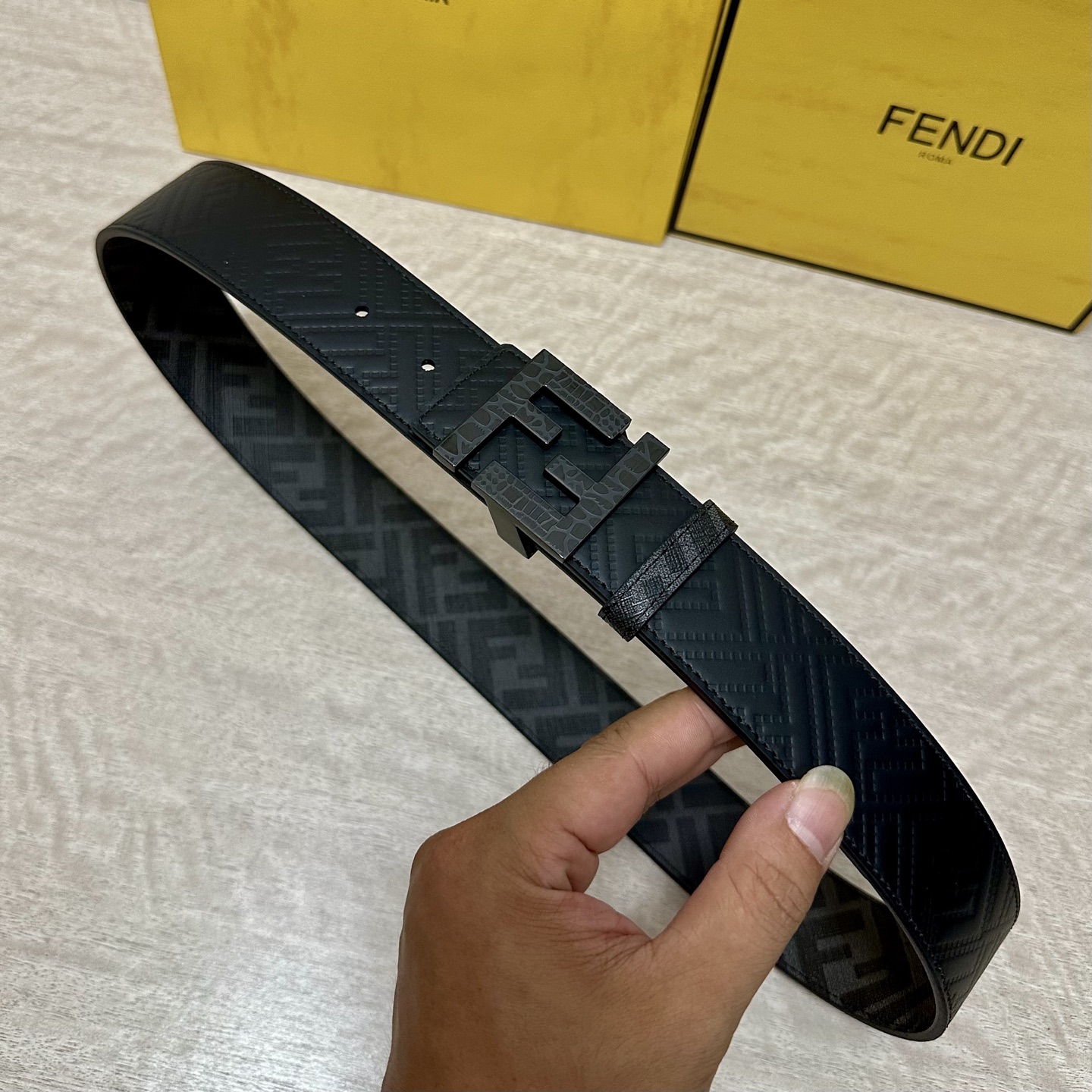 FENDI（芬迪）专柜同款 宽4.0CM 双环正反用腰带 FF按钉搭扣 黑色Cuoio Romano皮革