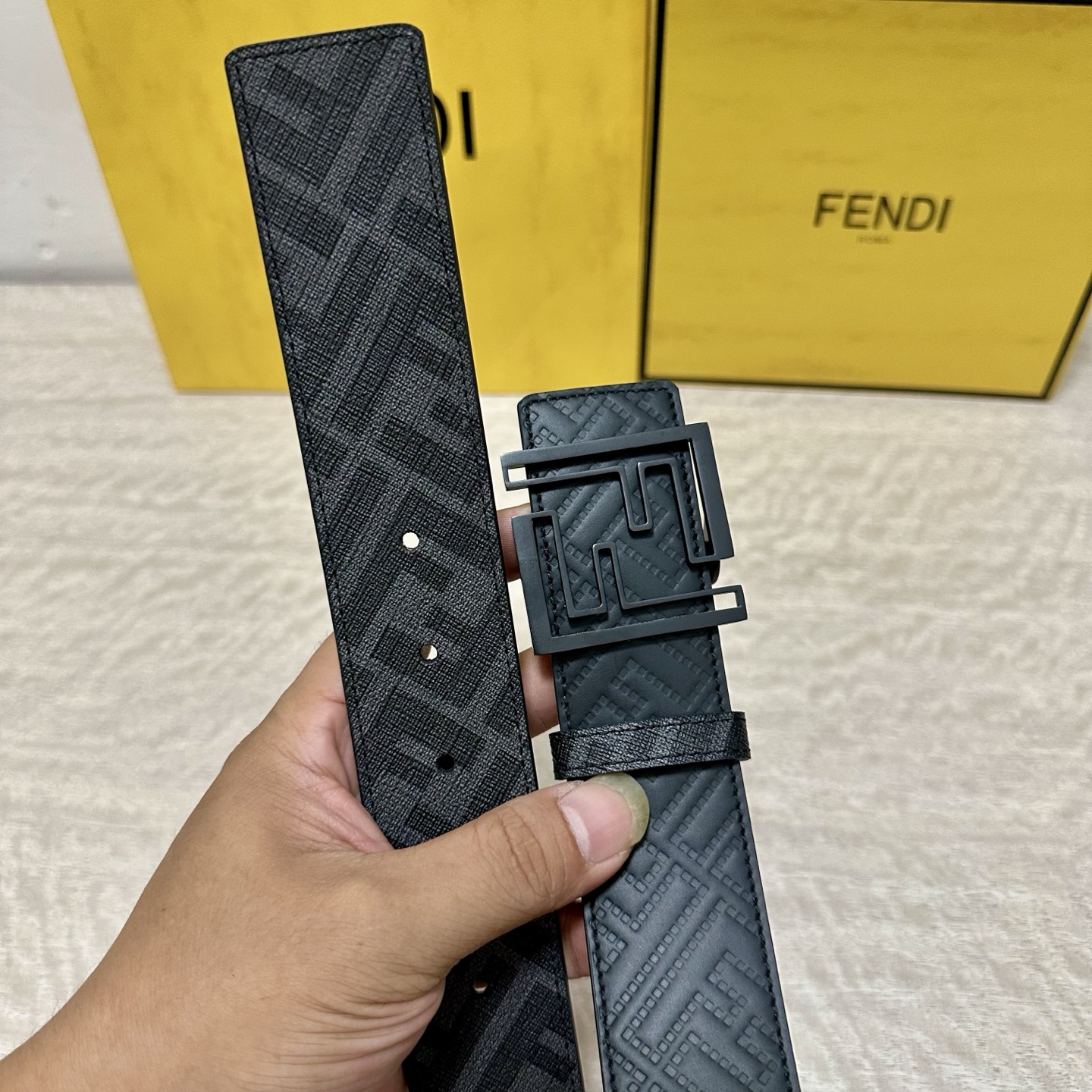 FENDI（芬迪）专柜同款 宽4.0CM 双环正反用腰带 FF按钉搭扣 黑色Cuoio Romano皮革