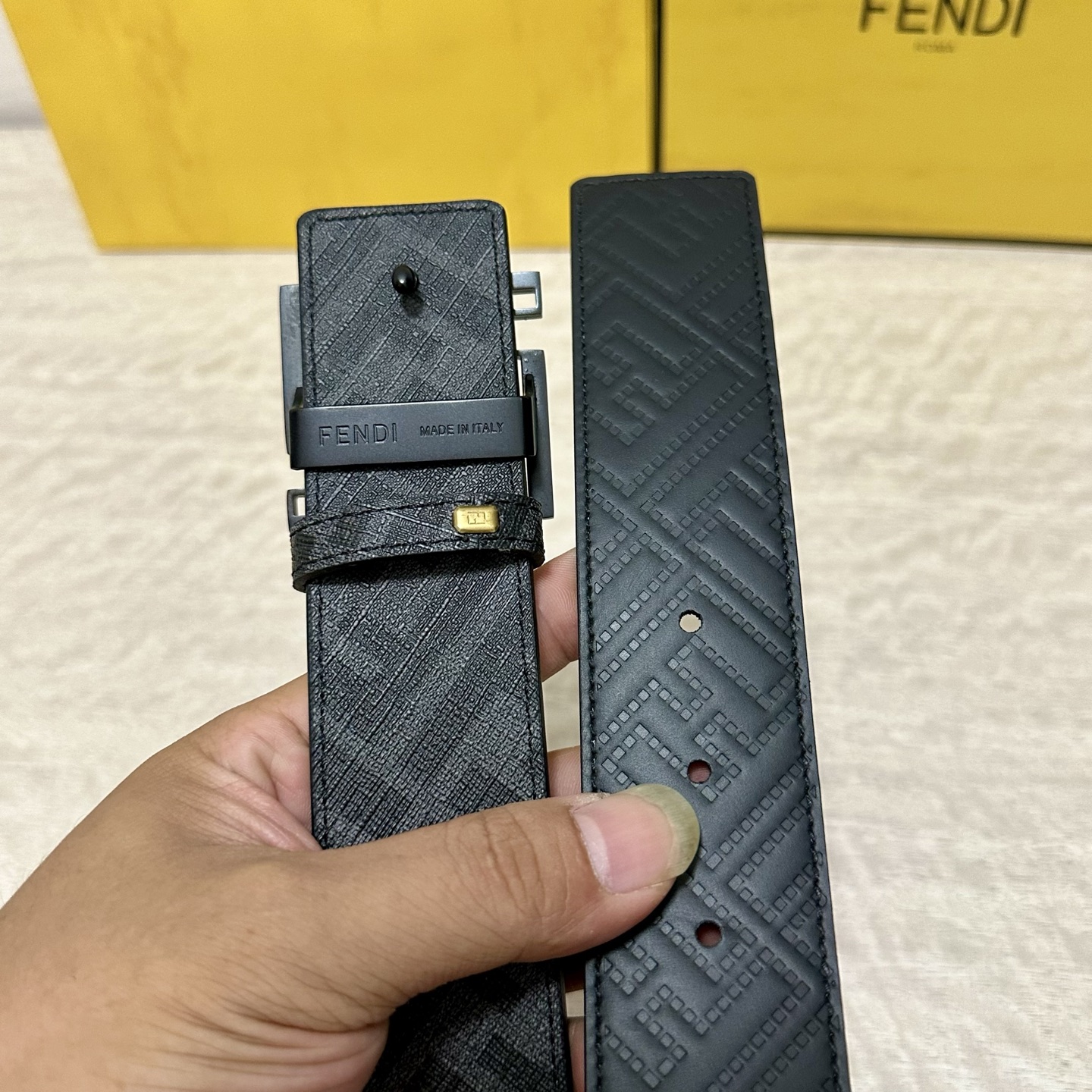 FENDI（芬迪）专柜同款 宽4.0CM 双环正反用腰带 FF按钉搭扣 黑色Cuoio Romano皮革