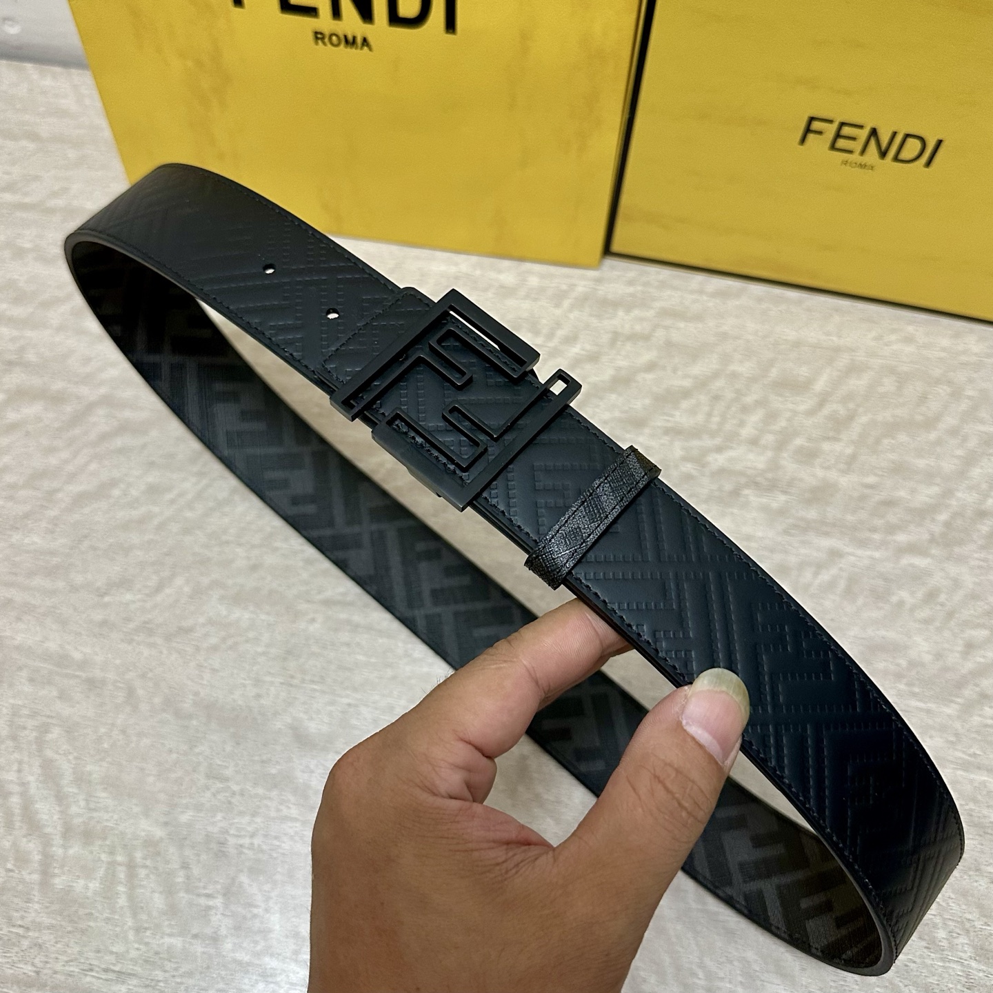 FENDI（芬迪）专柜同款 宽4.0CM 双环正反用腰带 FF按钉搭扣 黑色Cuoio Romano皮革