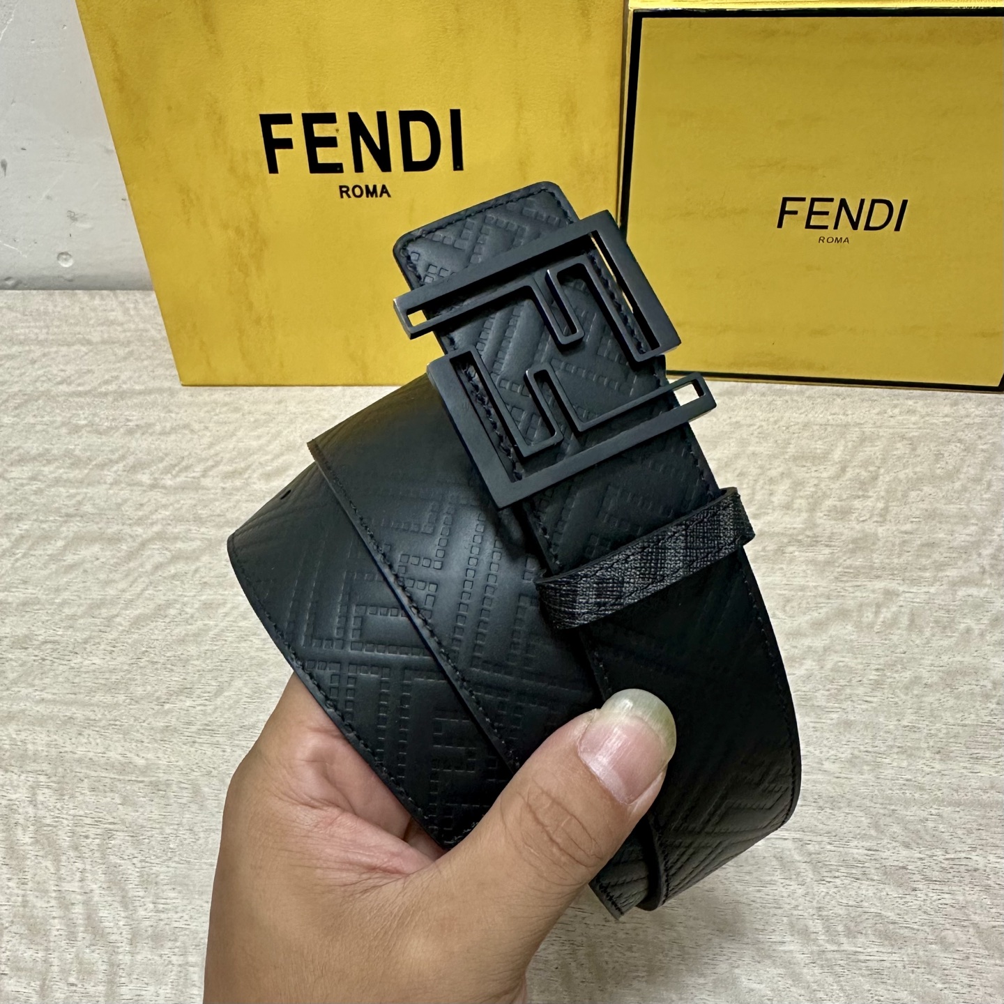 FENDI（芬迪）专柜同款 宽4.0CM 双环正反用腰带 FF按钉搭扣 黑色Cuoio Romano皮革