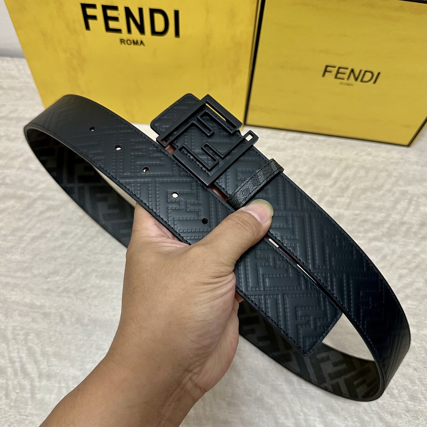 FENDI（芬迪）专柜同款 宽4.0CM 双环正反用腰带 FF按钉搭扣 黑色Cuoio Romano皮革
