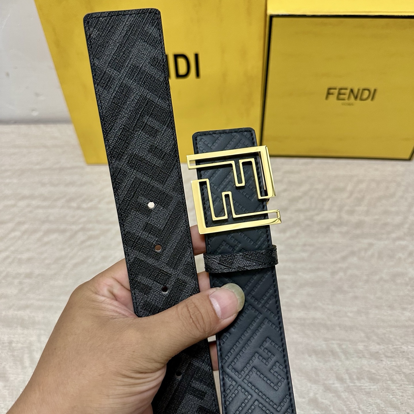 FENDI（芬迪）专柜同款 宽4.0CM 双环正反用腰带 FF按钉搭扣 黑色Cuoio Romano皮革