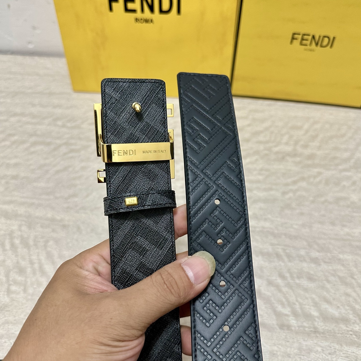 FENDI（芬迪）专柜同款 宽4.0CM 双环正反用腰带 FF按钉搭扣 黑色Cuoio Romano皮革