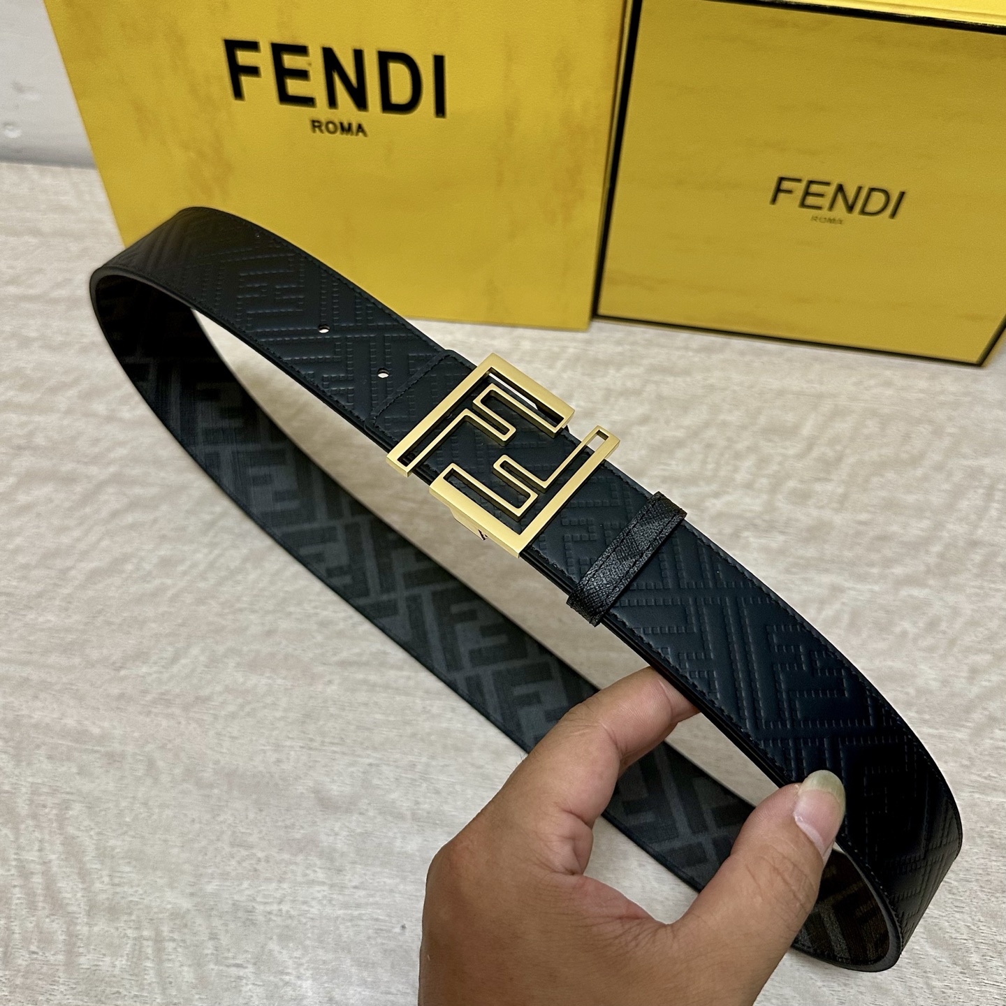 FENDI（芬迪）专柜同款 宽4.0CM 双环正反用腰带 FF按钉搭扣 黑色Cuoio Romano皮革