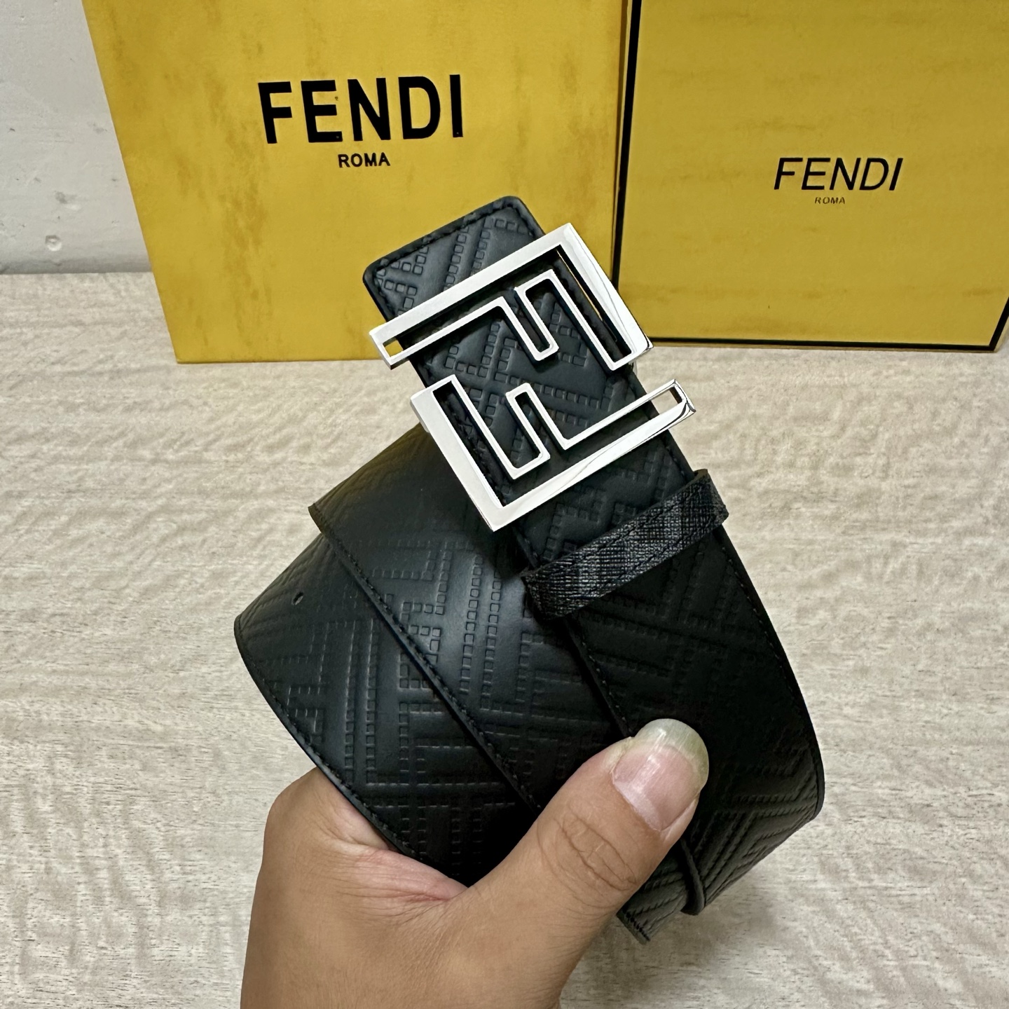FENDI（芬迪）专柜同款 宽4.0CM 双环正反用腰带 FF按钉搭扣 黑色Cuoio Romano皮革