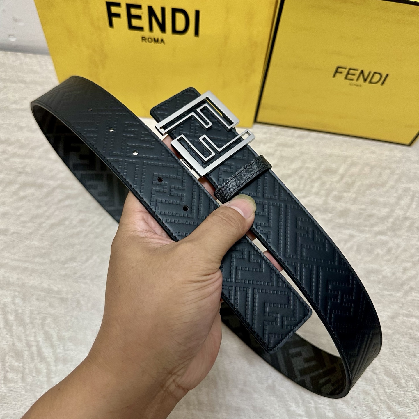 FENDI（芬迪）专柜同款 宽4.0CM 双环正反用腰带 FF按钉搭扣 黑色Cuoio Romano皮革
