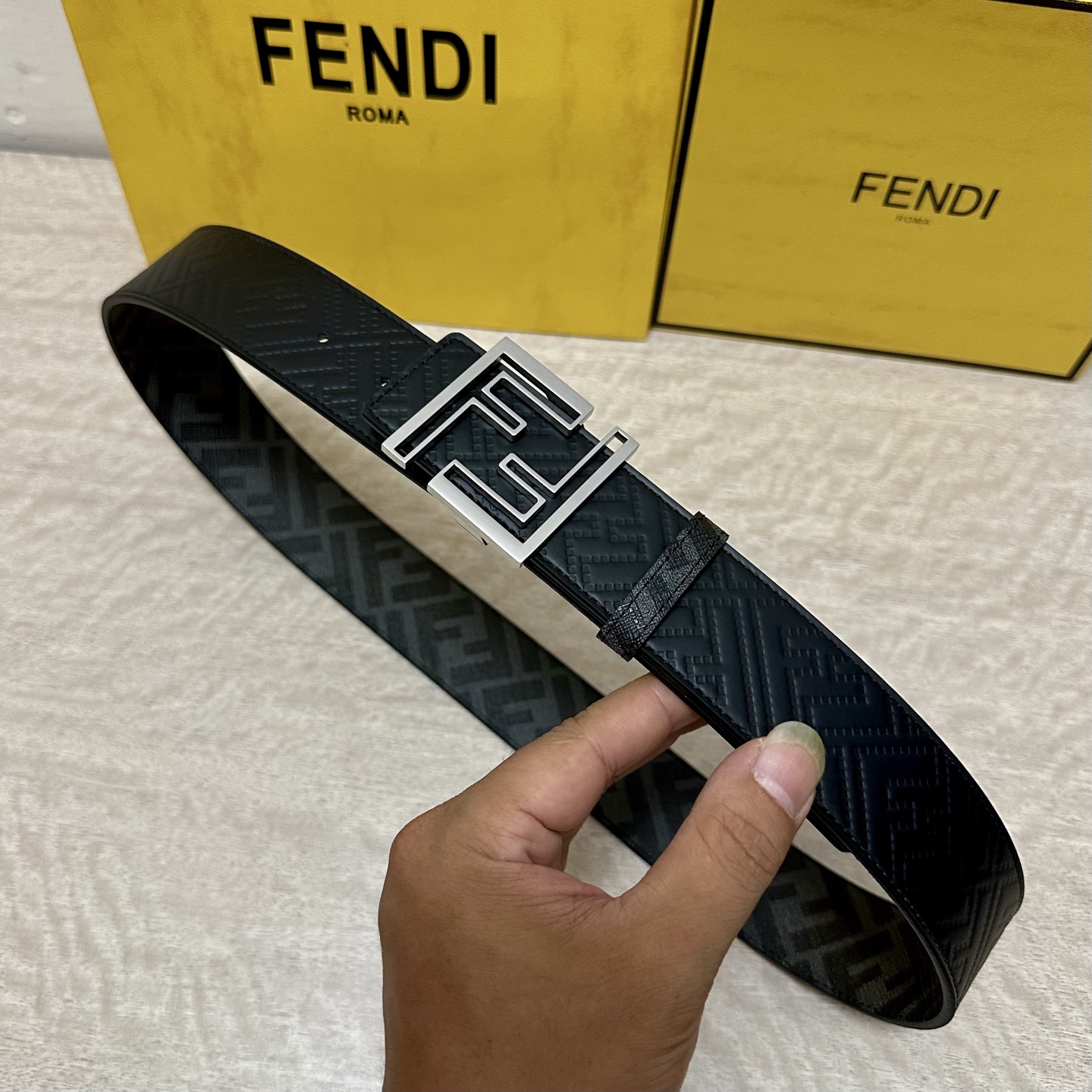 FENDI（芬迪）专柜同款 宽4.0CM 双环正反用腰带 FF按钉搭扣 黑色Cuoio Romano皮革