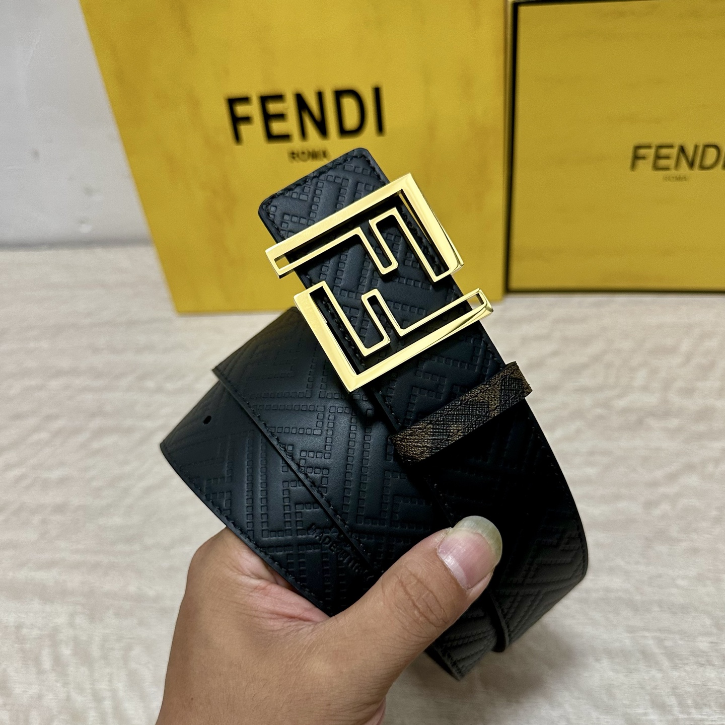 FENDI（芬迪）专柜同款 宽4.0CM 双环正反用腰带 FF按钉搭扣 黑色Cuoio Romano皮革