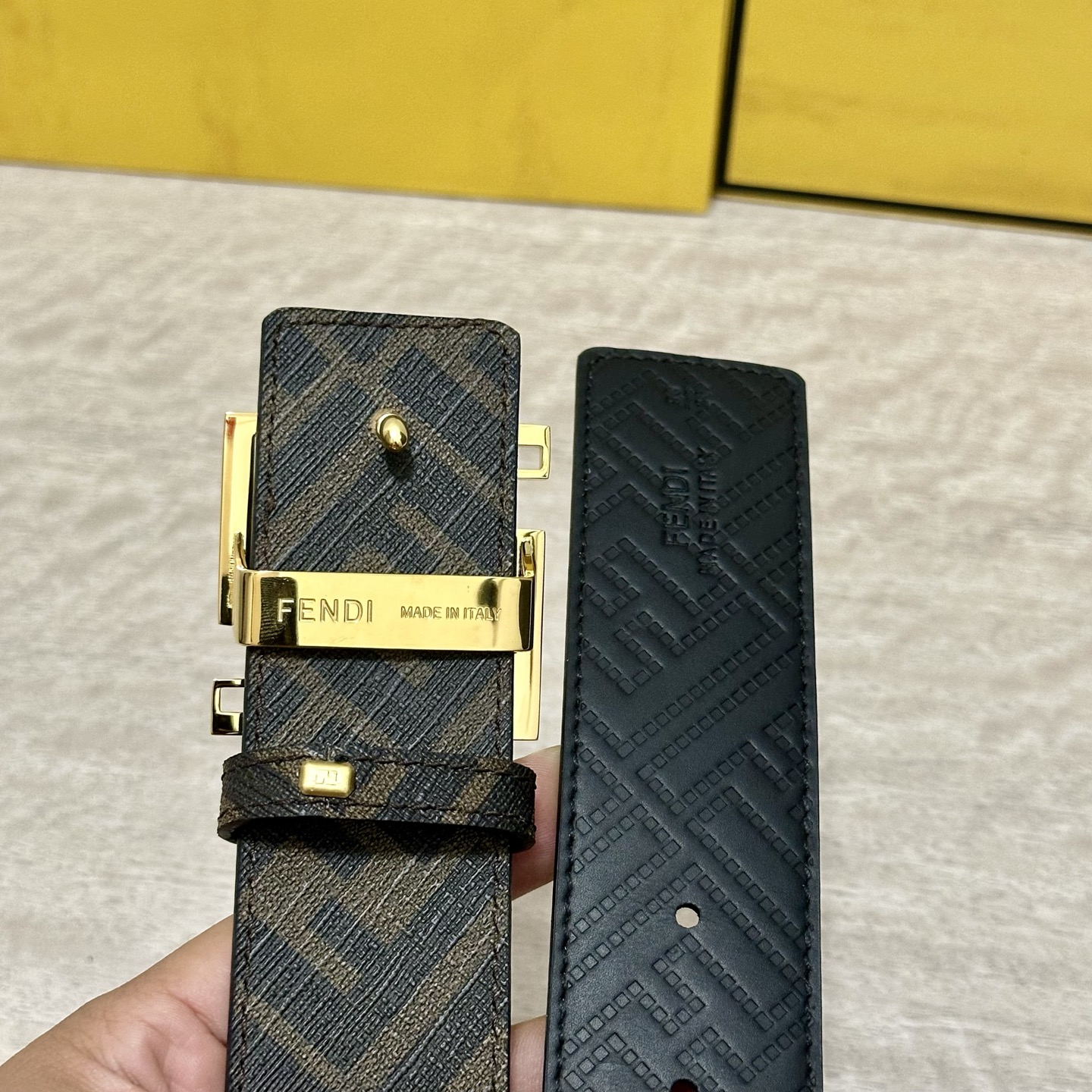 FENDI（芬迪）专柜同款 宽4.0CM 双环正反用腰带 FF按钉搭扣 黑色Cuoio Romano皮革