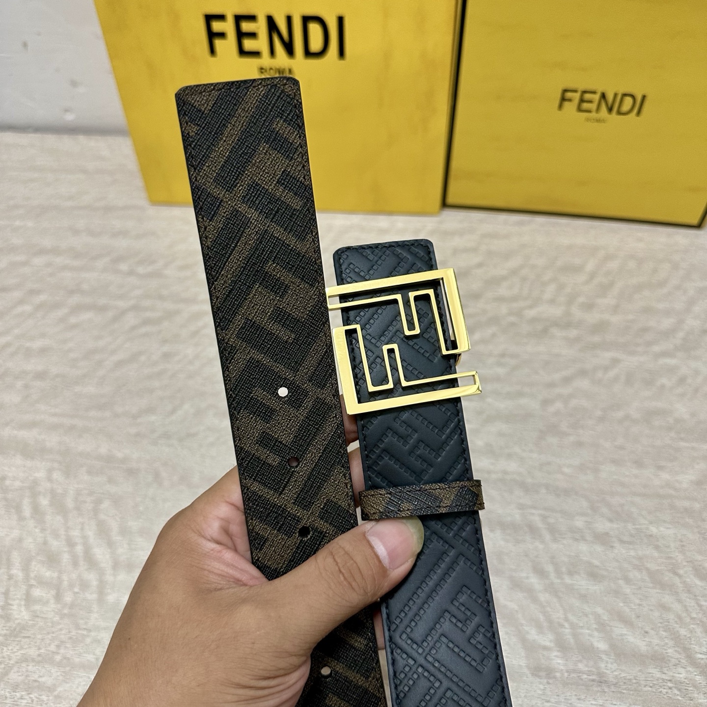 FENDI（芬迪）专柜同款 宽4.0CM 双环正反用腰带 FF按钉搭扣 黑色Cuoio Romano皮革