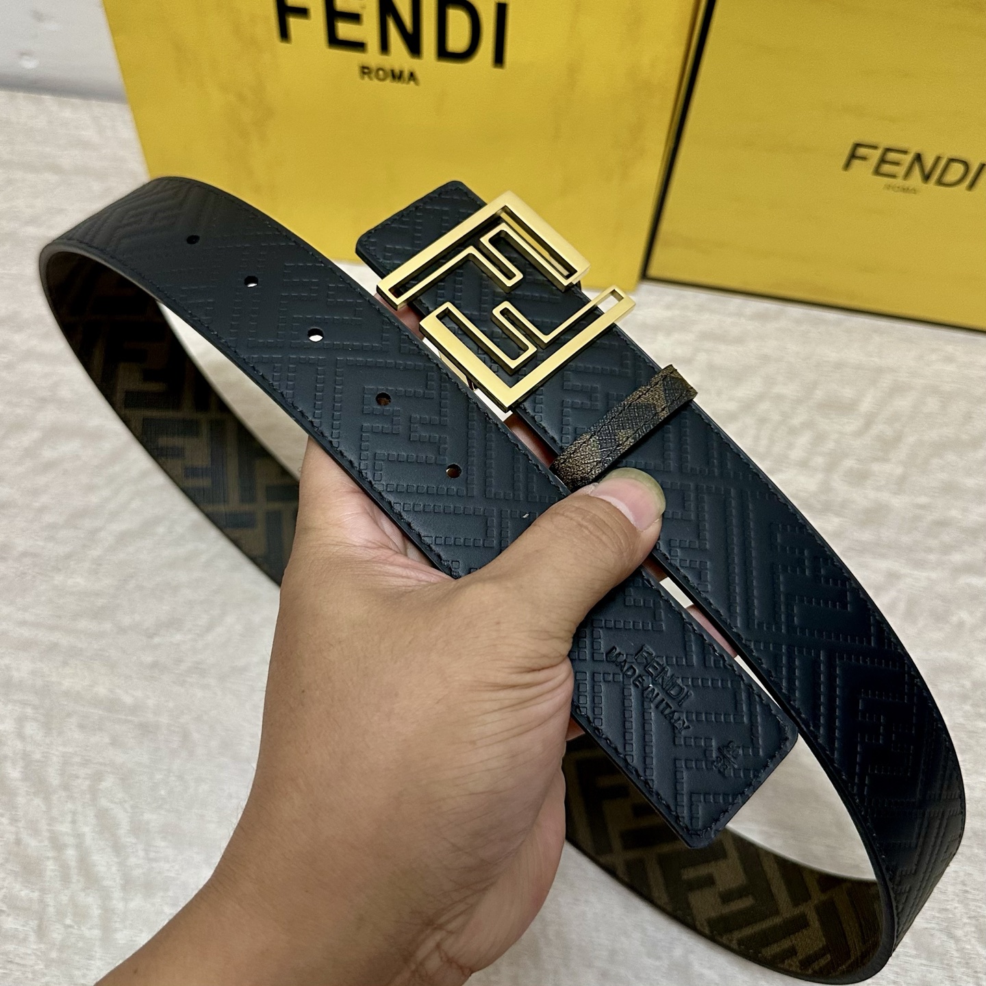 FENDI（芬迪）专柜同款 宽4.0CM 双环正反用腰带 FF按钉搭扣 黑色Cuoio Romano皮革