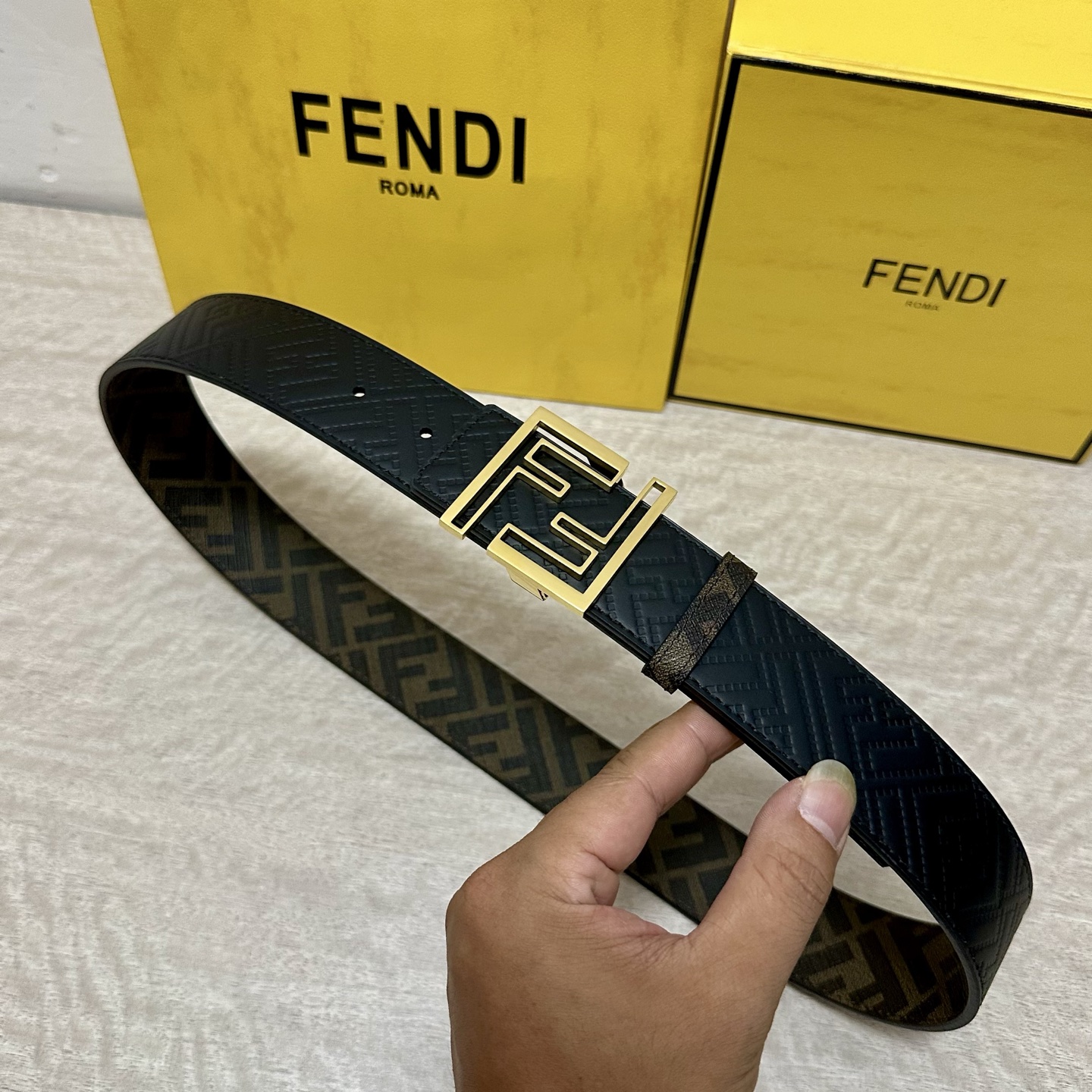 FENDI（芬迪）专柜同款 宽4.0CM 双环正反用腰带 FF按钉搭扣 黑色Cuoio Romano皮革