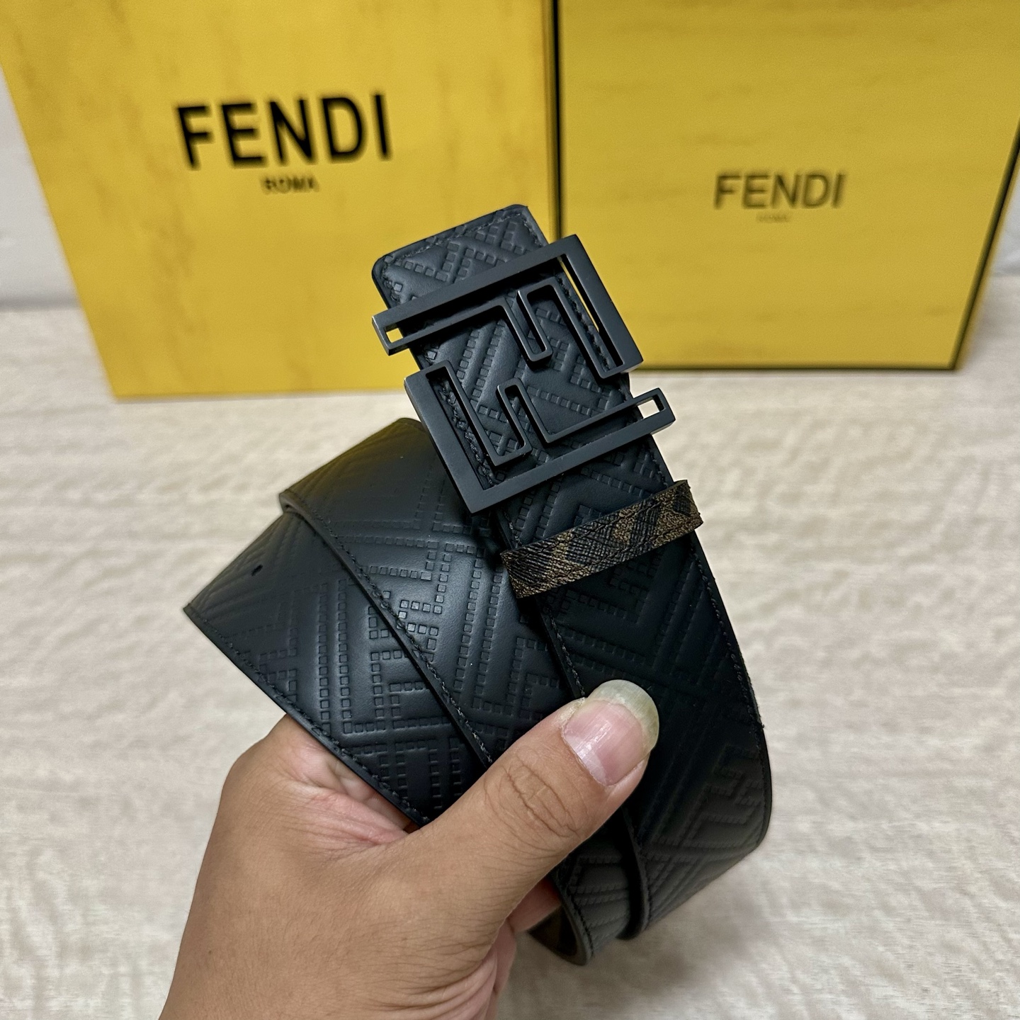 FENDI（芬迪）专柜同款 宽4.0CM 双环正反用腰带 FF按钉搭扣 黑色Cuoio Romano皮革