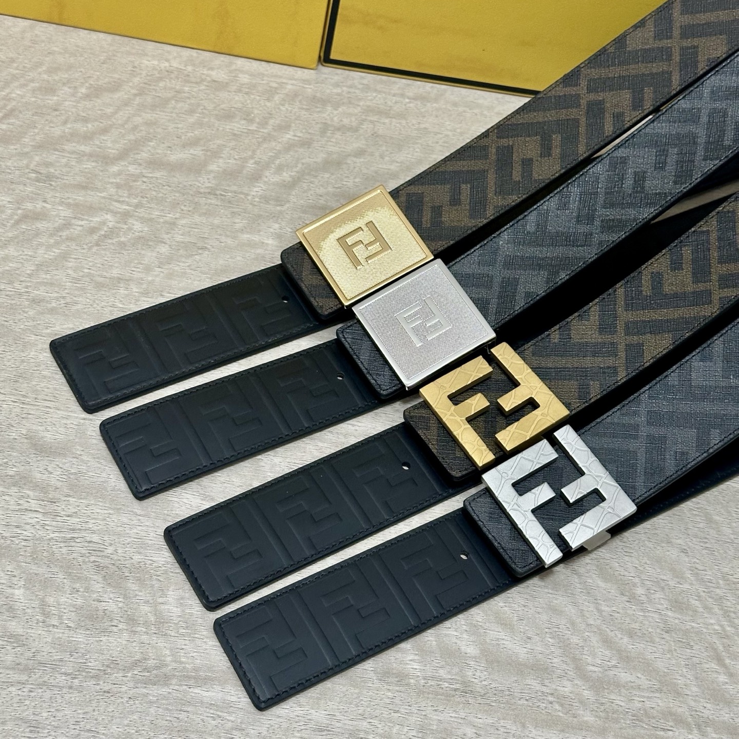 FENDI（芬迪）专柜同款 宽4.0CM 双环正反用腰带 FF按钉搭扣 黑色Cuoio Romano皮革