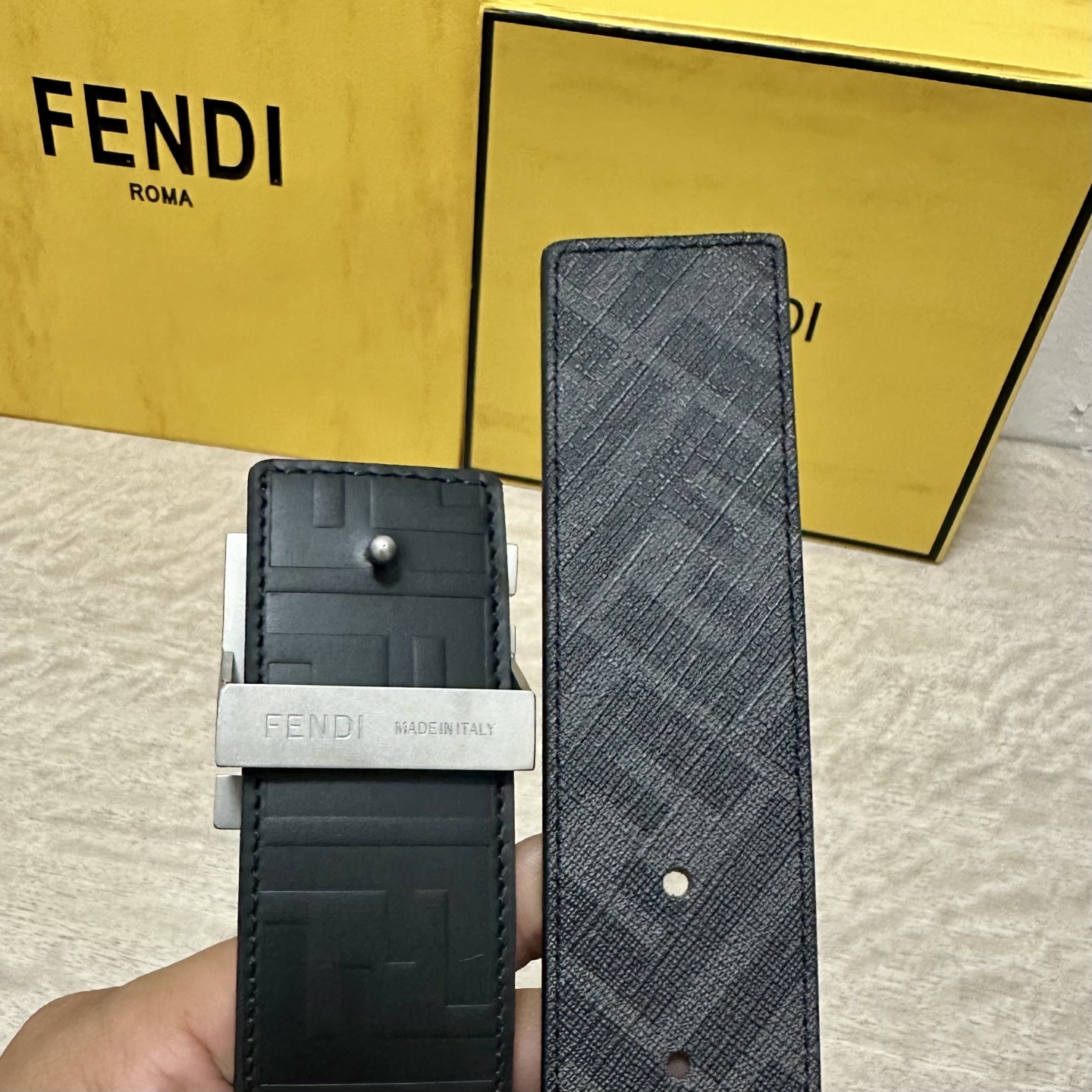 FENDI（芬迪）专柜同款 宽4.0CM 双环正反用腰带 FF按钉搭扣 黑色Cuoio Romano皮革