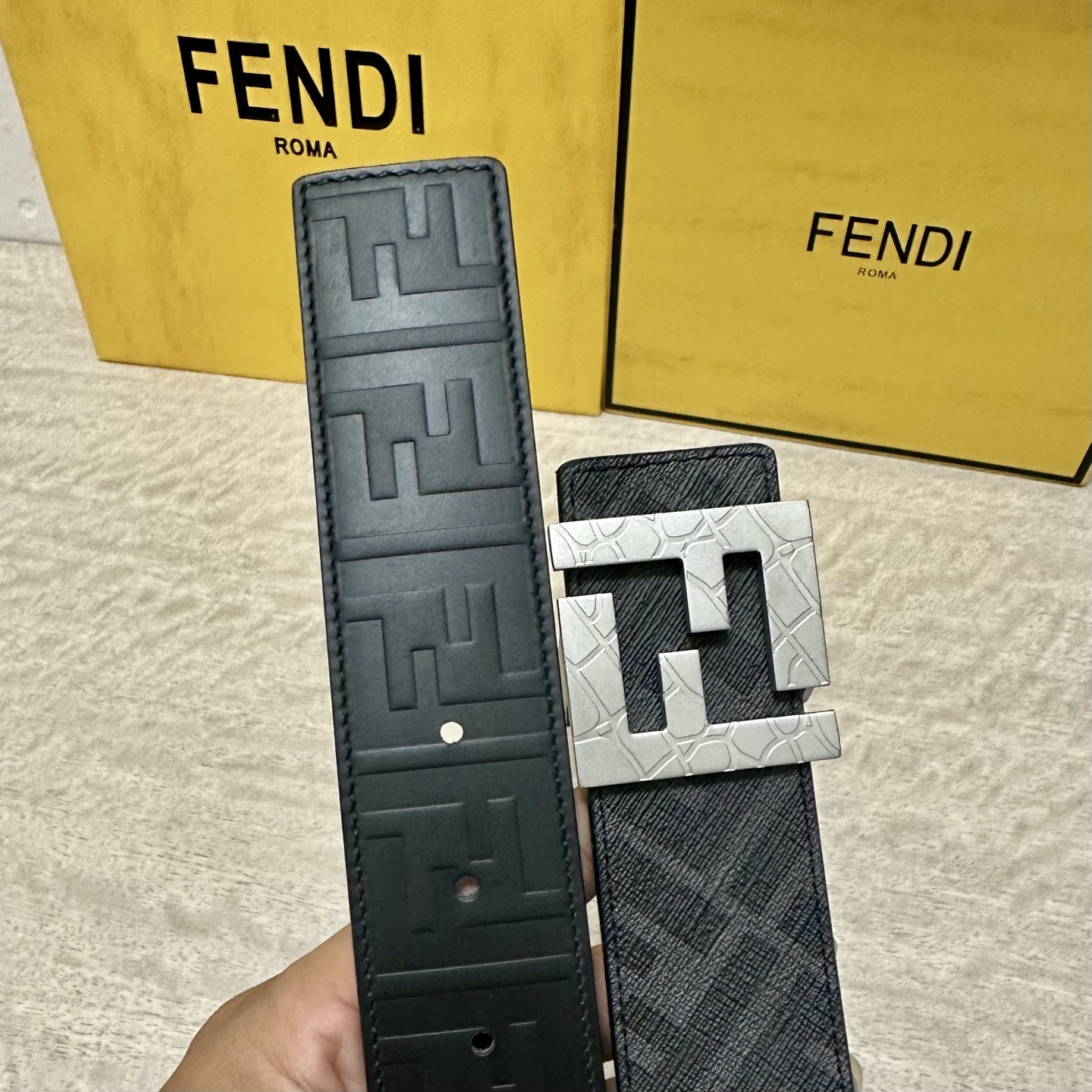 FENDI（芬迪）专柜同款 宽4.0CM 双环正反用腰带 FF按钉搭扣 黑色Cuoio Romano皮革