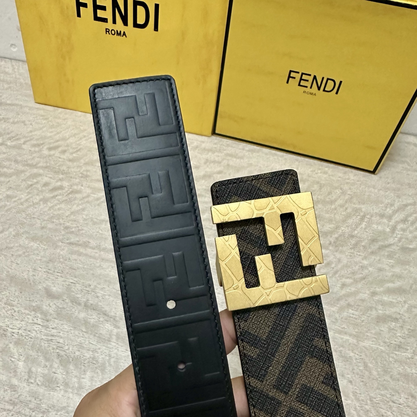 FENDI（芬迪）专柜同款 宽4.0CM 双环正反用腰带 FF按钉搭扣 黑色Cuoio Romano皮革