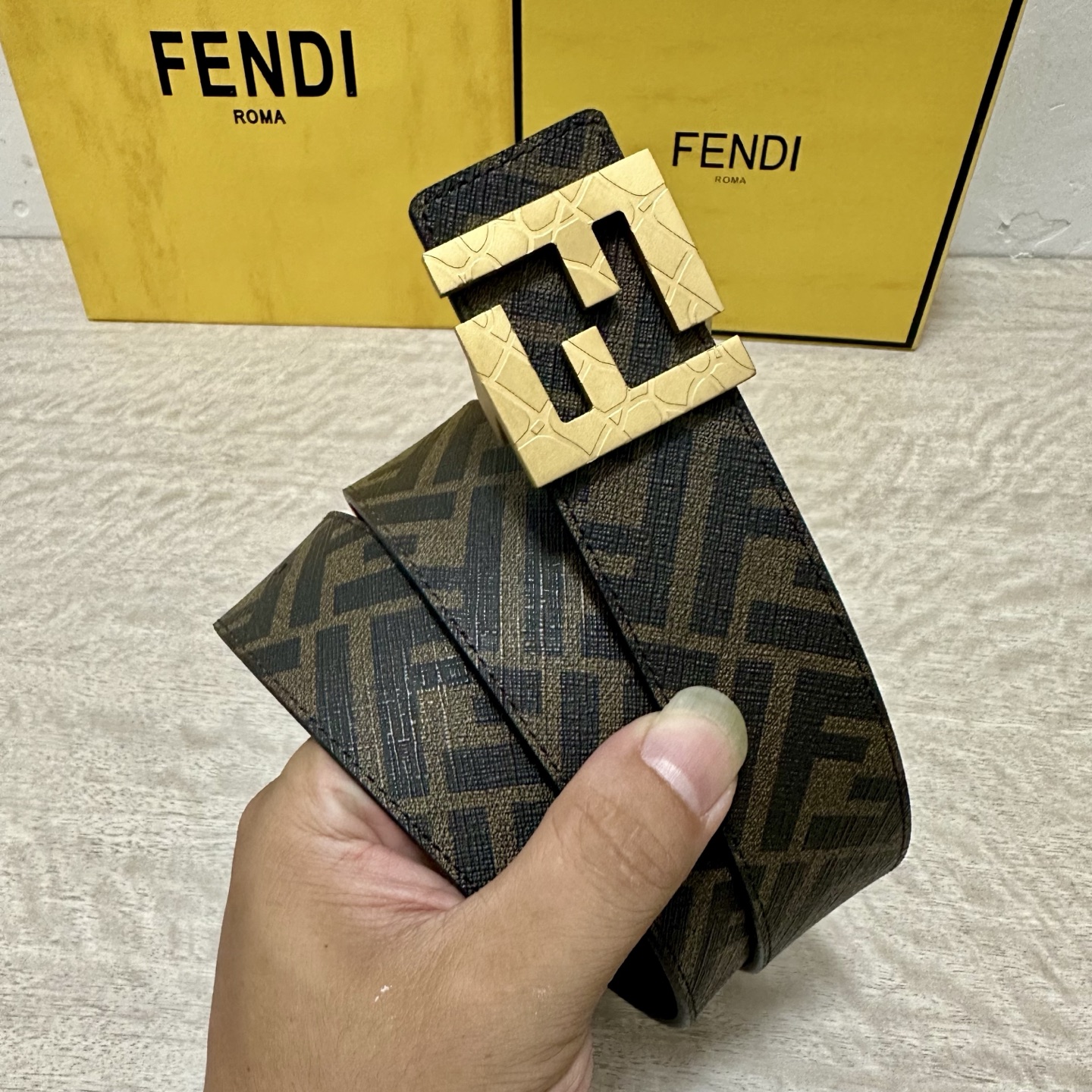 FENDI（芬迪）专柜同款 宽4.0CM 双环正反用腰带 FF按钉搭扣 黑色Cuoio Romano皮革