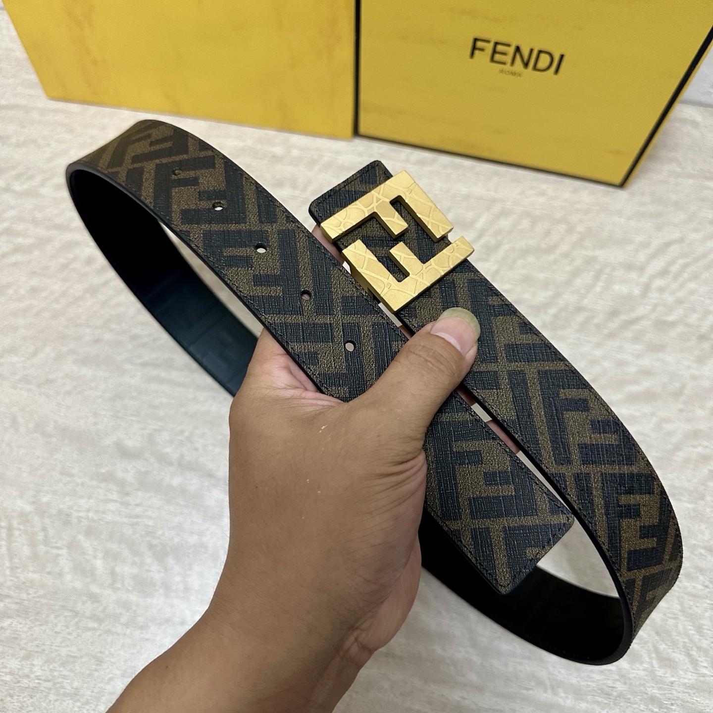 FENDI（芬迪）专柜同款 宽4.0CM 双环正反用腰带 FF按钉搭扣 黑色Cuoio Romano皮革