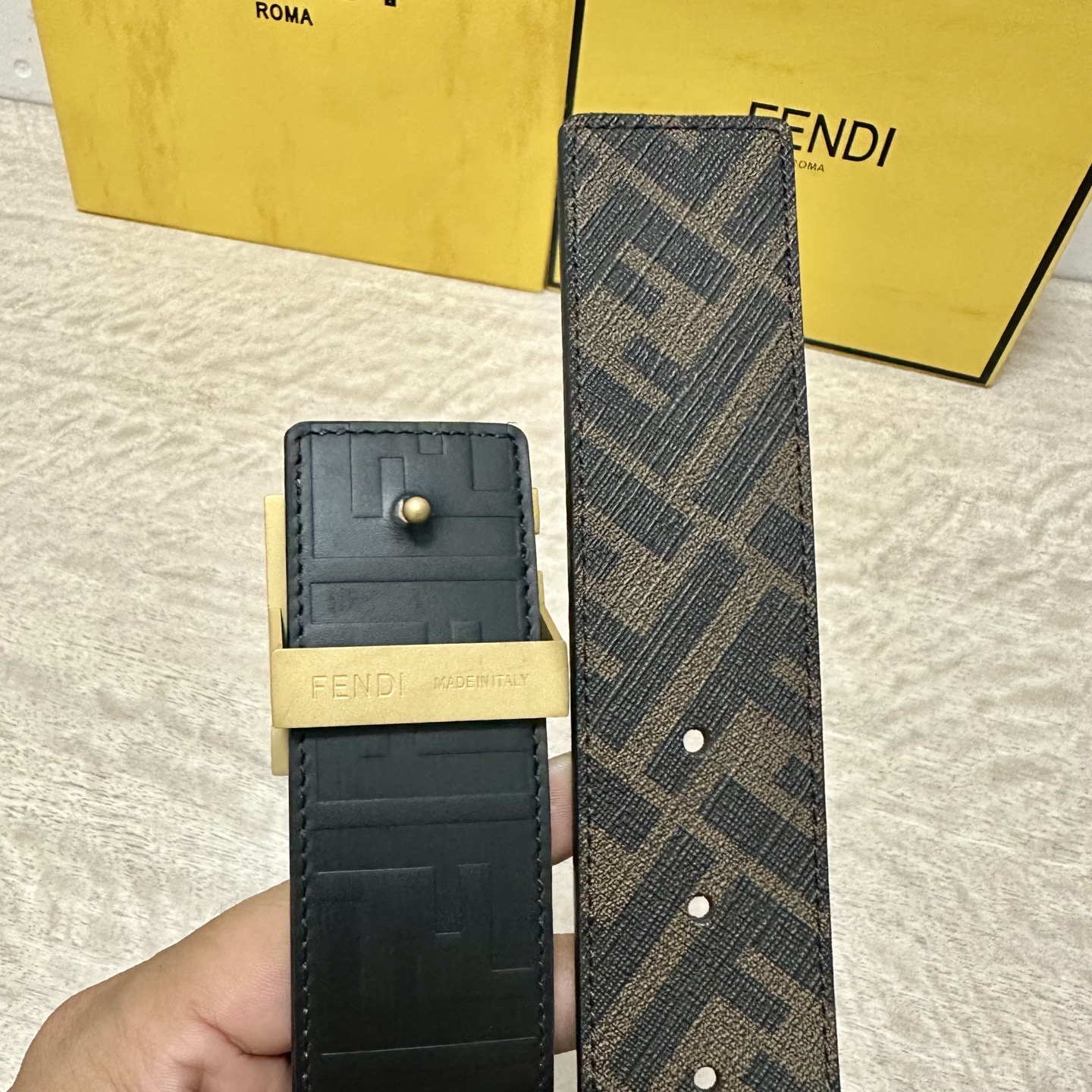 FENDI（芬迪）专柜同款 宽4.0CM 双环正反用腰带 FF按钉搭扣 黑色Cuoio Romano皮革
