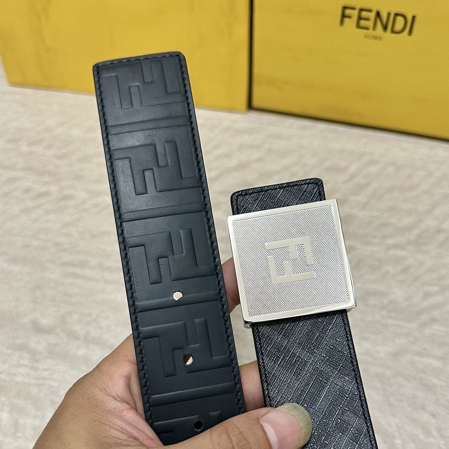FENDI（芬迪）专柜同款 宽4.0CM 双环正反用腰带 FF按钉搭扣 黑色Cuoio Romano皮革
