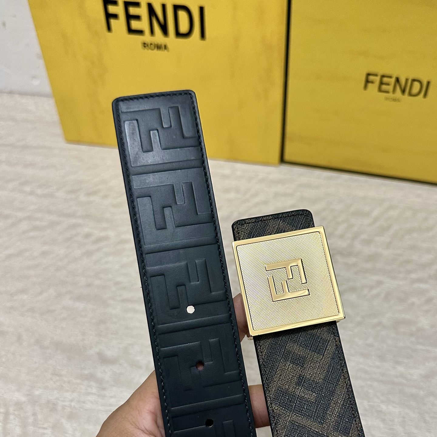 FENDI（芬迪）专柜同款 宽4.0CM 双环正反用腰带 FF按钉搭扣 黑色Cuoio Romano皮革