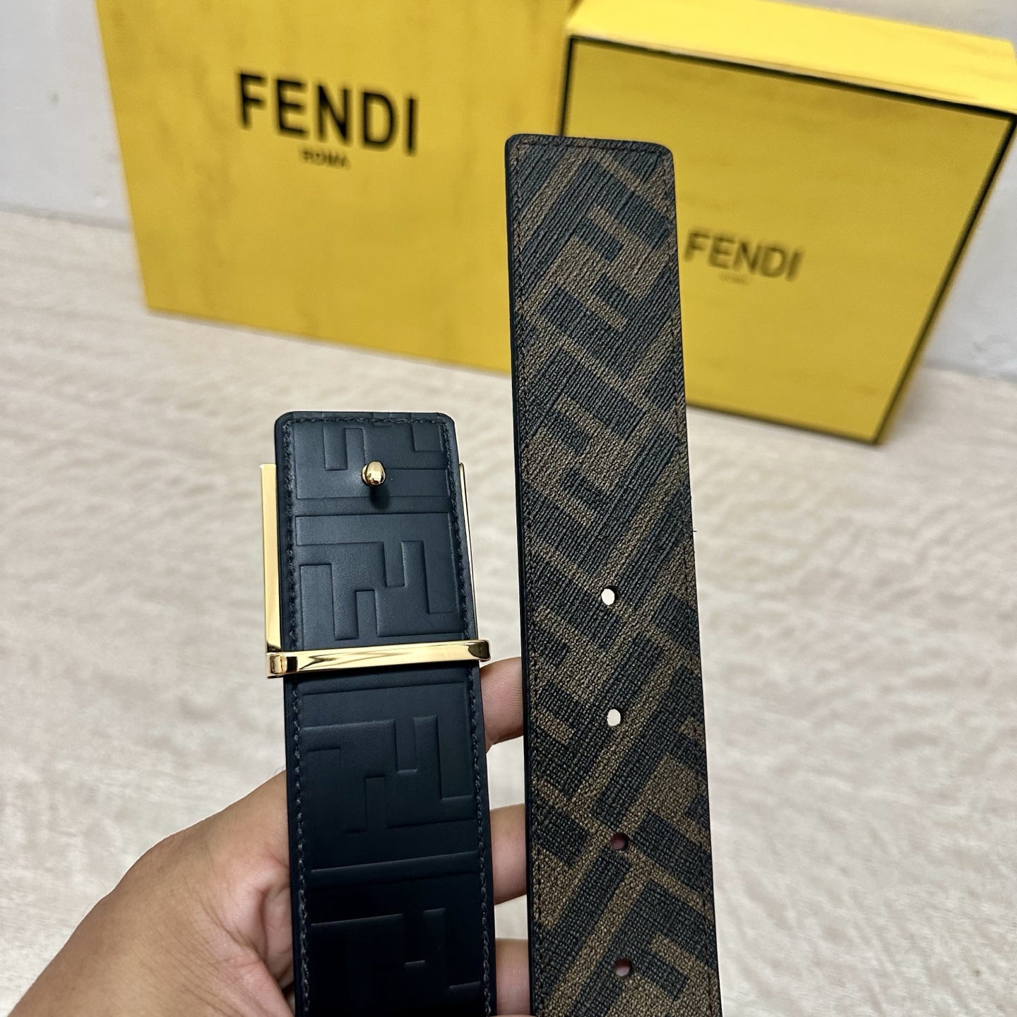 FENDI（芬迪）专柜同款 宽4.0CM 双环正反用腰带 FF按钉搭扣 黑色Cuoio Romano皮革