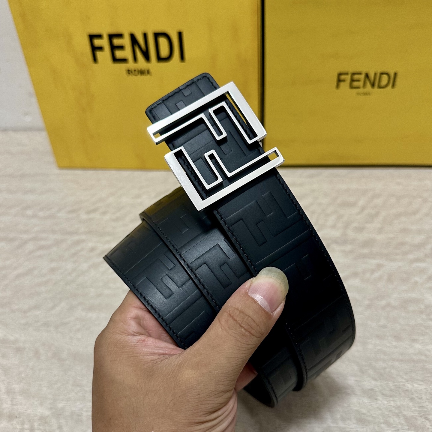 FENDI（芬迪）专柜同款 宽4.0CM 双环正反用腰带 FF按钉搭扣 黑色Cuoio Romano皮革