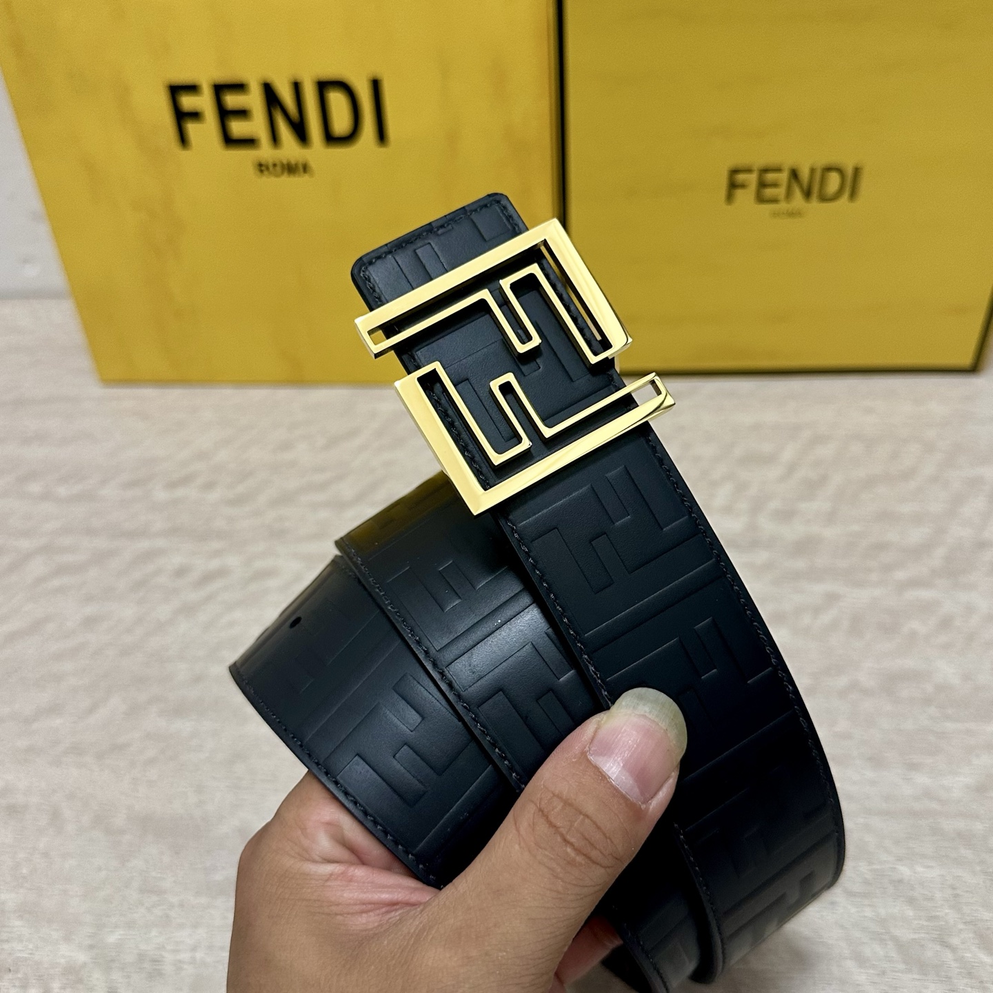 FENDI（芬迪）专柜同款 宽4.0CM 双环正反用腰带 FF按钉搭扣 黑色Cuoio Romano皮革