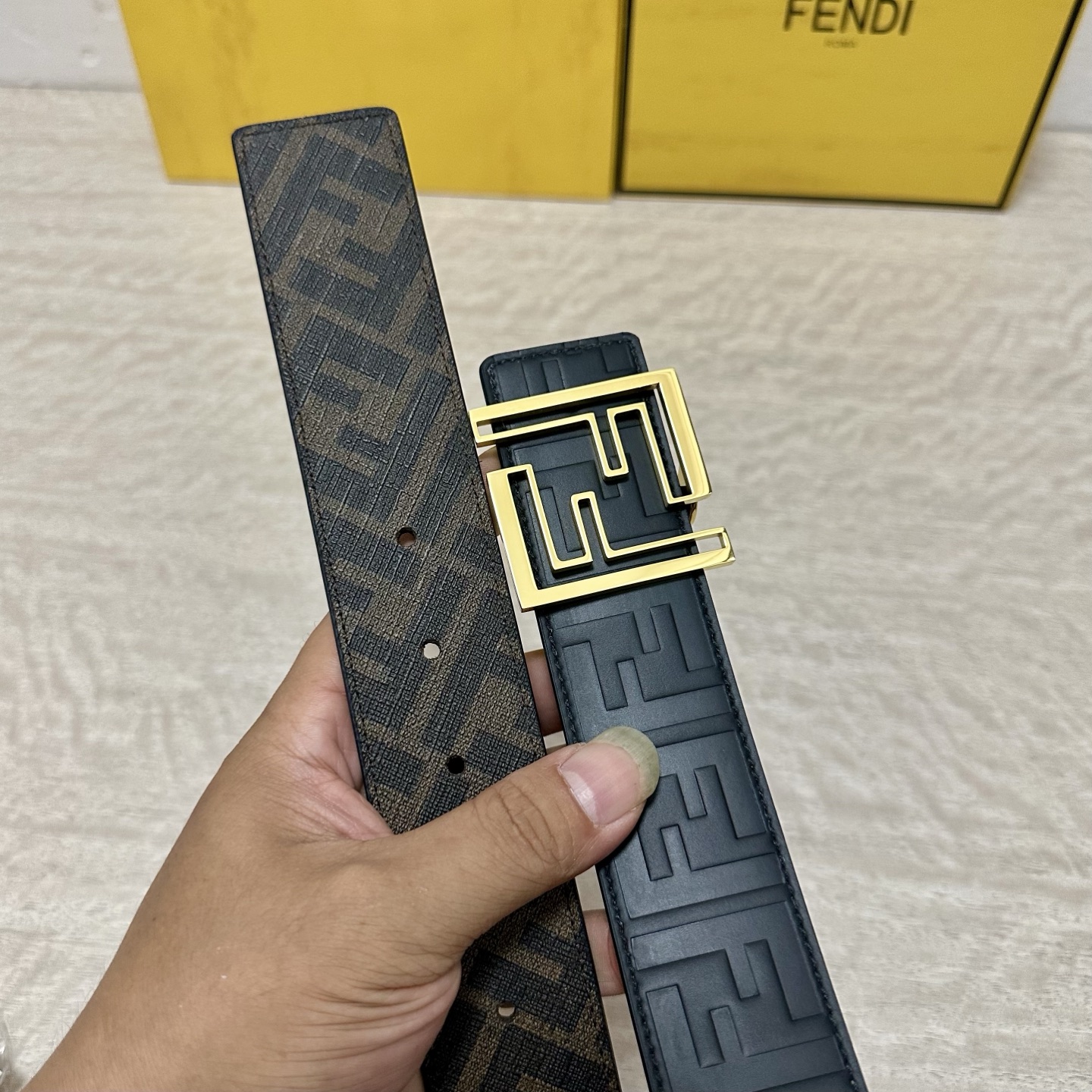 FENDI（芬迪）专柜同款 宽4.0CM 双环正反用腰带 FF按钉搭扣 黑色Cuoio Romano皮革