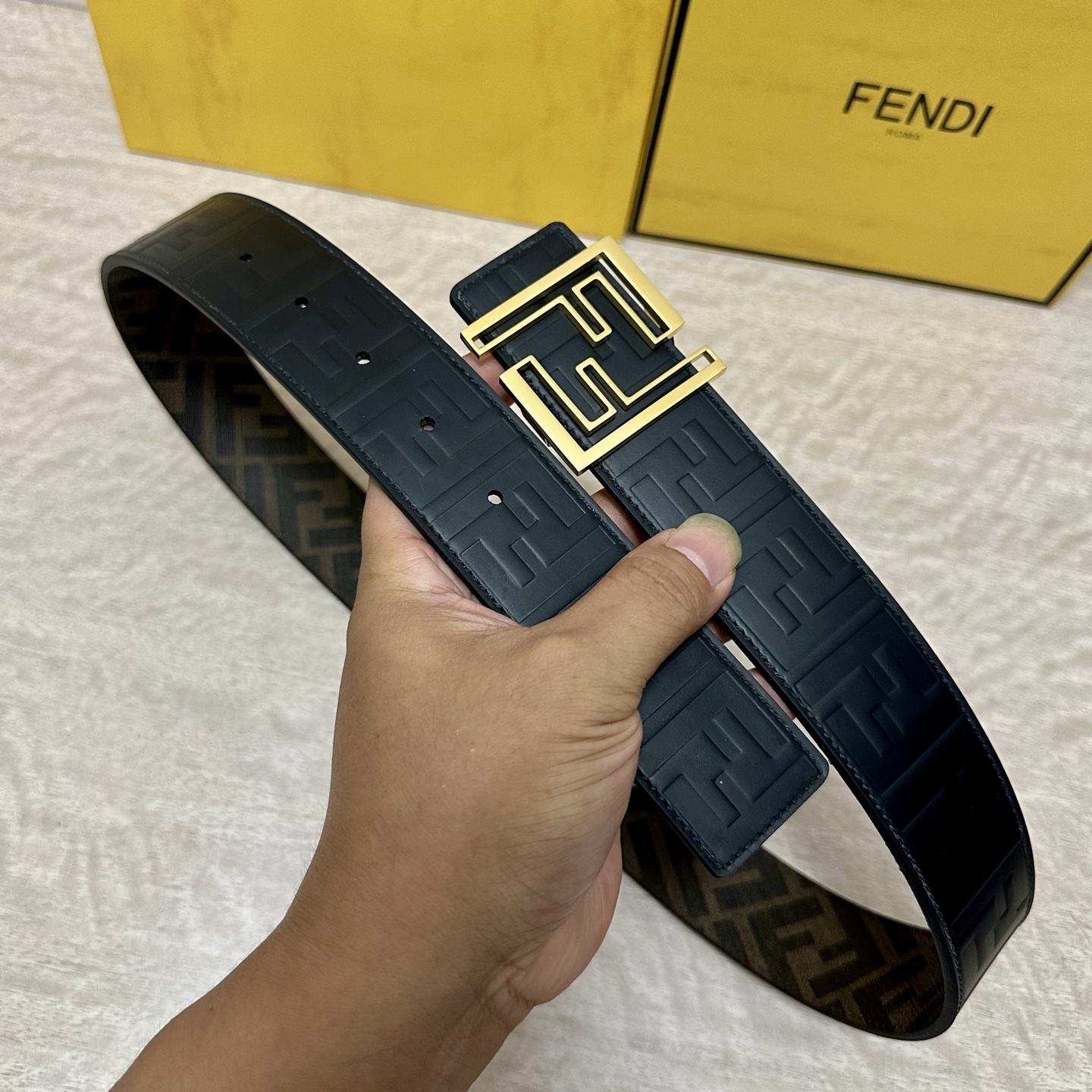 FENDI（芬迪）专柜同款 宽4.0CM 双环正反用腰带 FF按钉搭扣 黑色Cuoio Romano皮革
