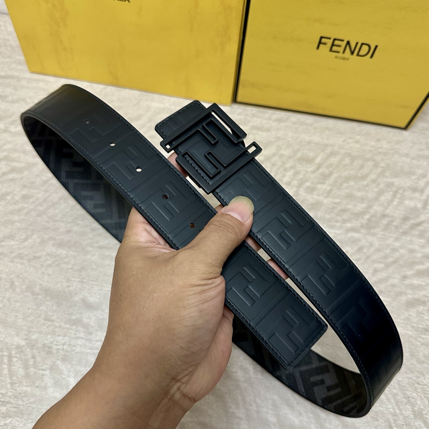 FENDI（芬迪）专柜同款 宽4.0CM 双环正反用腰带 FF按钉搭扣 黑色Cuoio Romano皮革