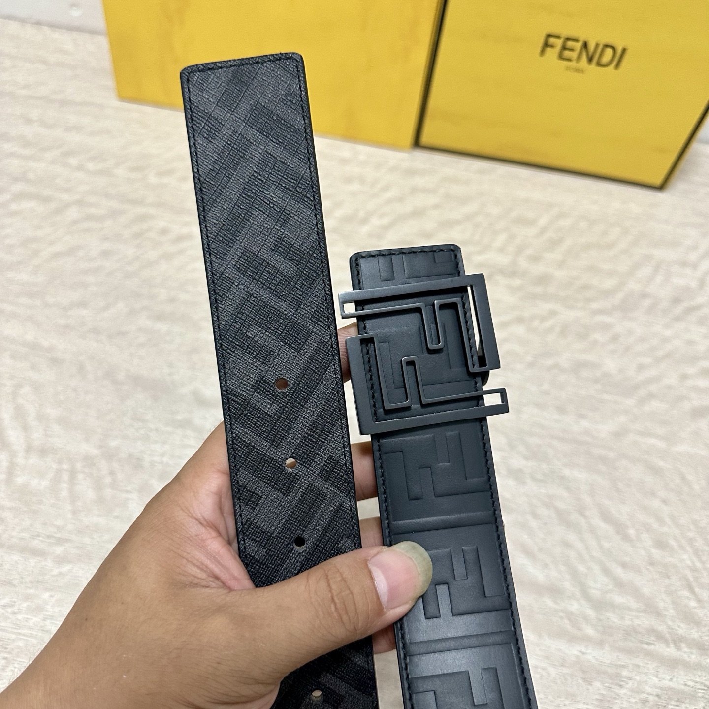 FENDI（芬迪）专柜同款 宽4.0CM 双环正反用腰带 FF按钉搭扣 黑色Cuoio Romano皮革