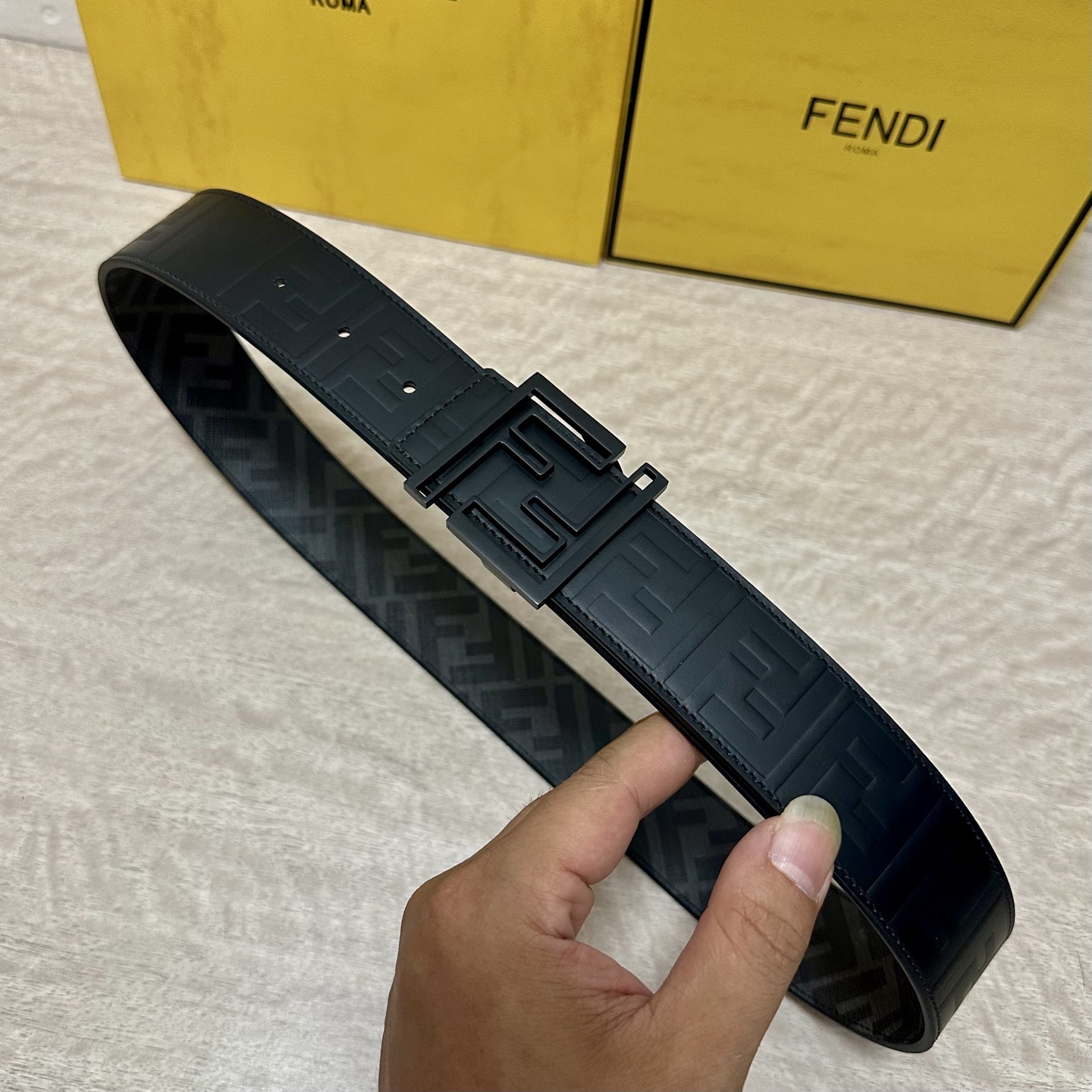 FENDI（芬迪）专柜同款 宽4.0CM 双环正反用腰带 FF按钉搭扣 黑色Cuoio Romano皮革