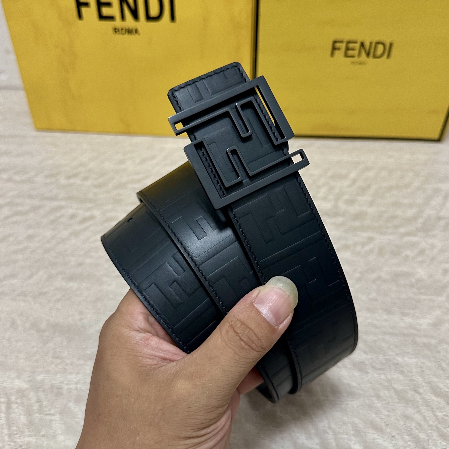 FENDI（芬迪）专柜同款 宽4.0CM 双环正反用腰带 FF按钉搭扣 黑色Cuoio Romano皮革